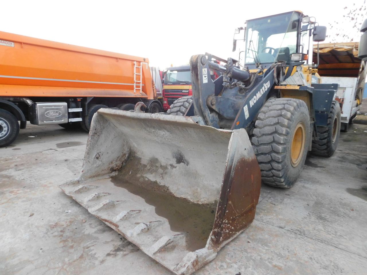 Komatsu Wa250pz 5 - Chargeuse sur pneus: photos 1 Komatsu Wa250pz 5 - Chargeuse sur pneus: photos 1