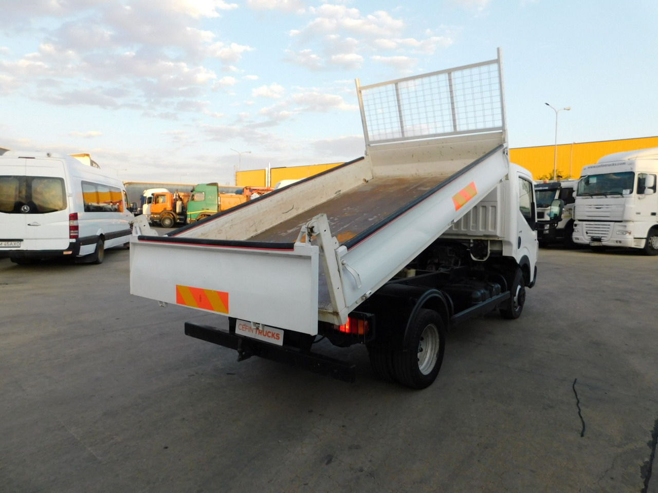 Renault Maxity - Camion benne: photos 3 Renault Maxity - Camion benne: photos 3