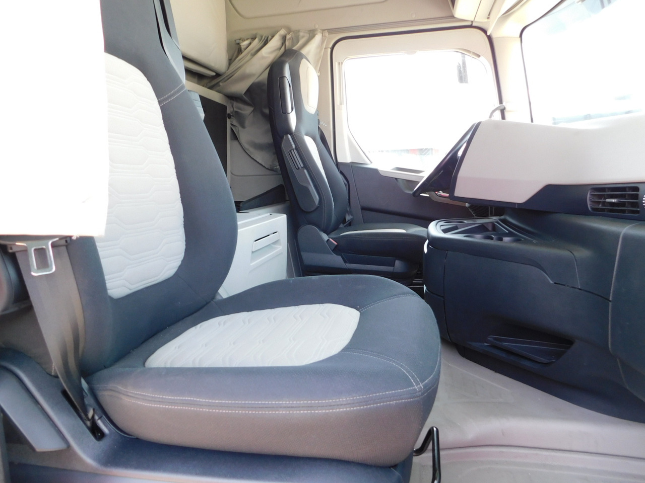 Ford F max chk1 - Tracteur routier: photos 5 Ford F max chk1 - Tracteur routier: photos 5