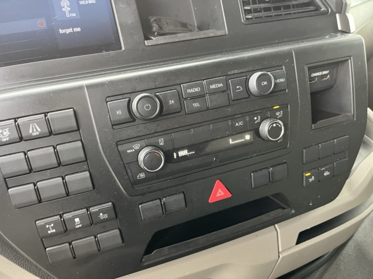 MAN TGS 26.360 6x2-4 LL Euro6 Klima AHK Luftfeder - Châssis cabine: photos 4 MAN TGS 26.360 6x2-4 LL Euro6 Klima AHK Luftfeder - Châssis cabine: photos 4