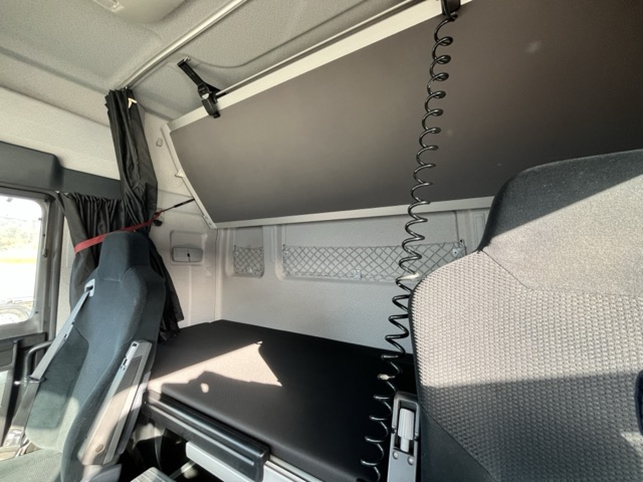 MAN TGX 26.480 6x4 BLS Euro6 Intarder Klima Luftfeder - Tracteur routier: photos 5 MAN TGX 26.480 6x4 BLS Euro6 Intarder Klima Luftfeder - Tracteur routier: photos 5