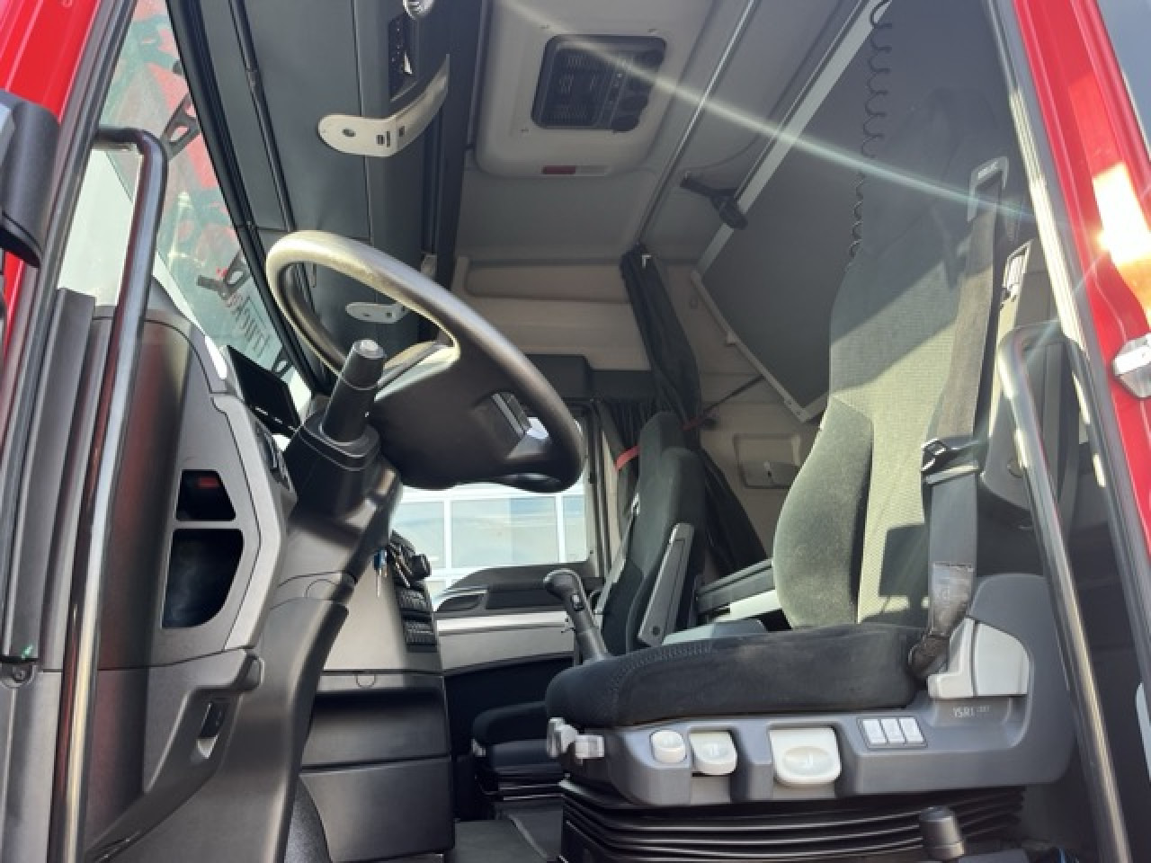 MAN TGX 26.480 6x4 BLS Euro6 Intarder Klima Luftfeder - Tracteur routier: photos 4 MAN TGX 26.480 6x4 BLS Euro6 Intarder Klima Luftfeder - Tracteur routier: photos 4