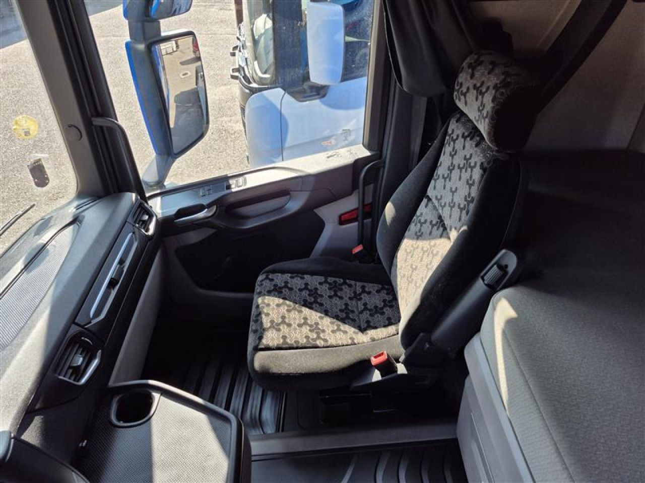 Scania R 450 - Tracteur routier: photos 4 Scania R 450 - Tracteur routier: photos 4