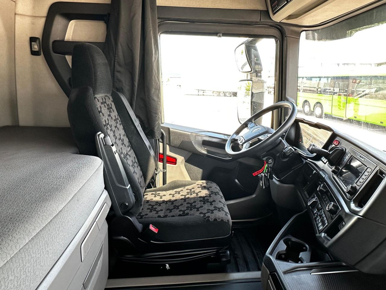 Scania R 450 - Tracteur routier: photos 5 Scania R 450 - Tracteur routier: photos 5