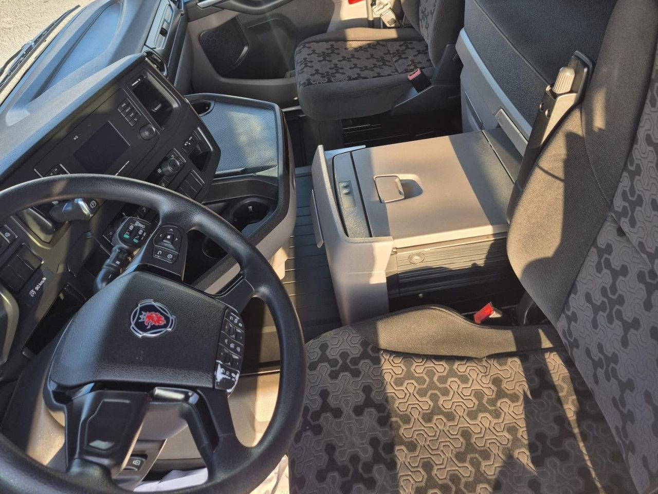 Scania R 590 - Tracteur routier: photos 5 Scania R 590 - Tracteur routier: photos 5