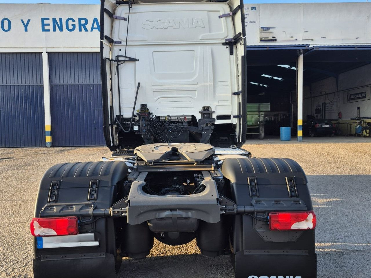 Scania R 590 - Tracteur routier: photos 4 Scania R 590 - Tracteur routier: photos 4