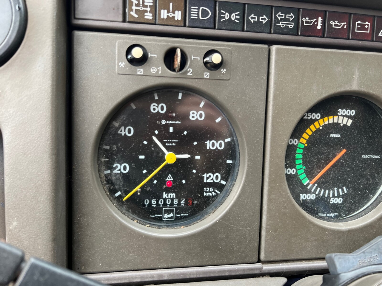 120-23 AW 4x4 Doka 120-23 AW 4x4 Doka, V8-Motor, Seilwinde - Châssis cabine: photos 3 120-23 AW 4x4 Doka 120-23 AW 4x4 Doka, V8-Motor, Seilwinde - Châssis cabine: photos 3