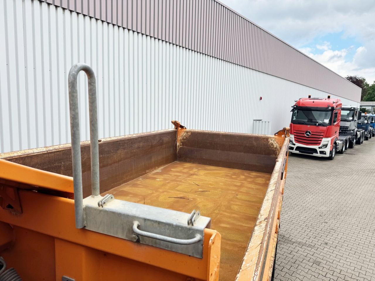 AD260T41 6x4 AD260T41 6x4, EEV - Camion benne: photos 2 AD260T41 6x4 AD260T41 6x4, EEV - Camion benne: photos 2