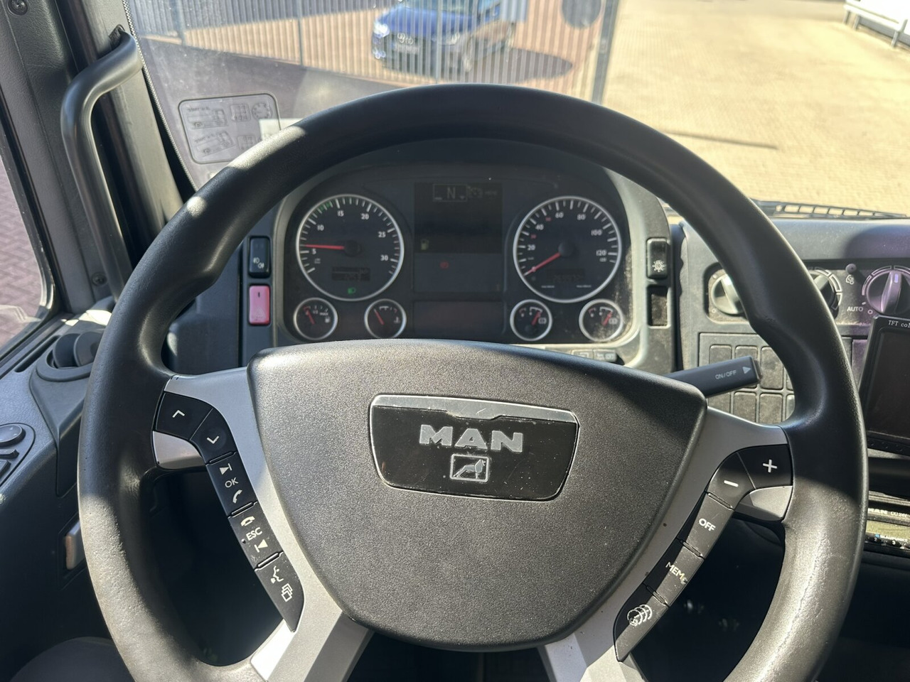 MAN TGA 18.360 LL 4x2 TGA 18.360 LL 4x2 - Camion: photos 5 MAN TGA 18.360 LL 4x2 TGA 18.360 LL 4x2 - Camion: photos 5
