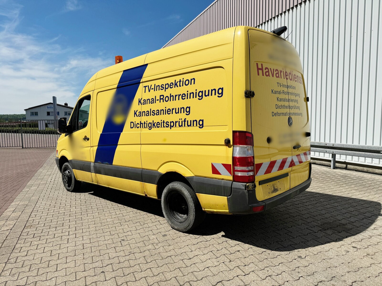 Mercedes-Benz Sprinter 516 KA 4x2 Sprinter 516 KA 4x2, KaRo Hochdruckspüler 150Bar/85l - Camion: photos 5 Mercedes-Benz Sprinter 516 KA 4x2 Sprinter 516 KA 4x2, KaRo Hochdruckspüler 150Bar/85l - Camion: photos 5