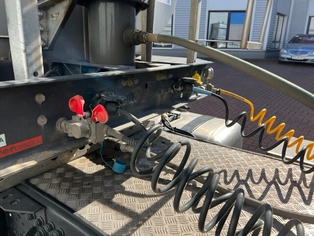 Carnehl CHKS34/HS CHKS34/HS, Stahlmulde ca. 29m³, HARDOX, Liftachse, Schütte - Semi-remorque benne: photos 2 Carnehl CHKS34/HS CHKS34/HS, Stahlmulde ca. 29m³, HARDOX, Liftachse, Schütte - Semi-remorque benne: photos 2