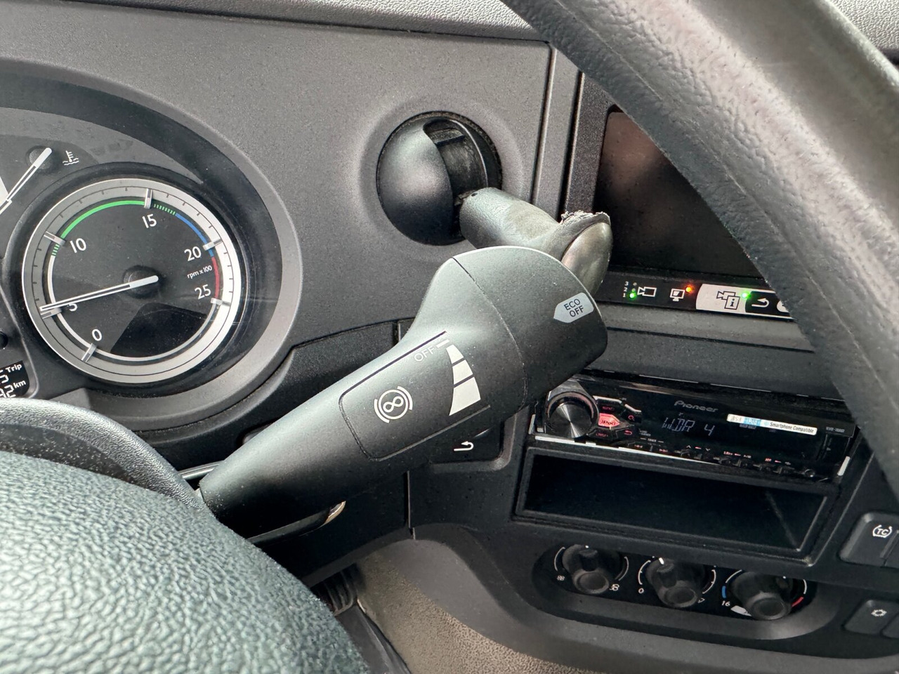 Camion plateau DAF XF 410 FA 4x2 XF 410 FA 4x2, Fahrschule, 2x AHK, 6 Sitze: photos 5