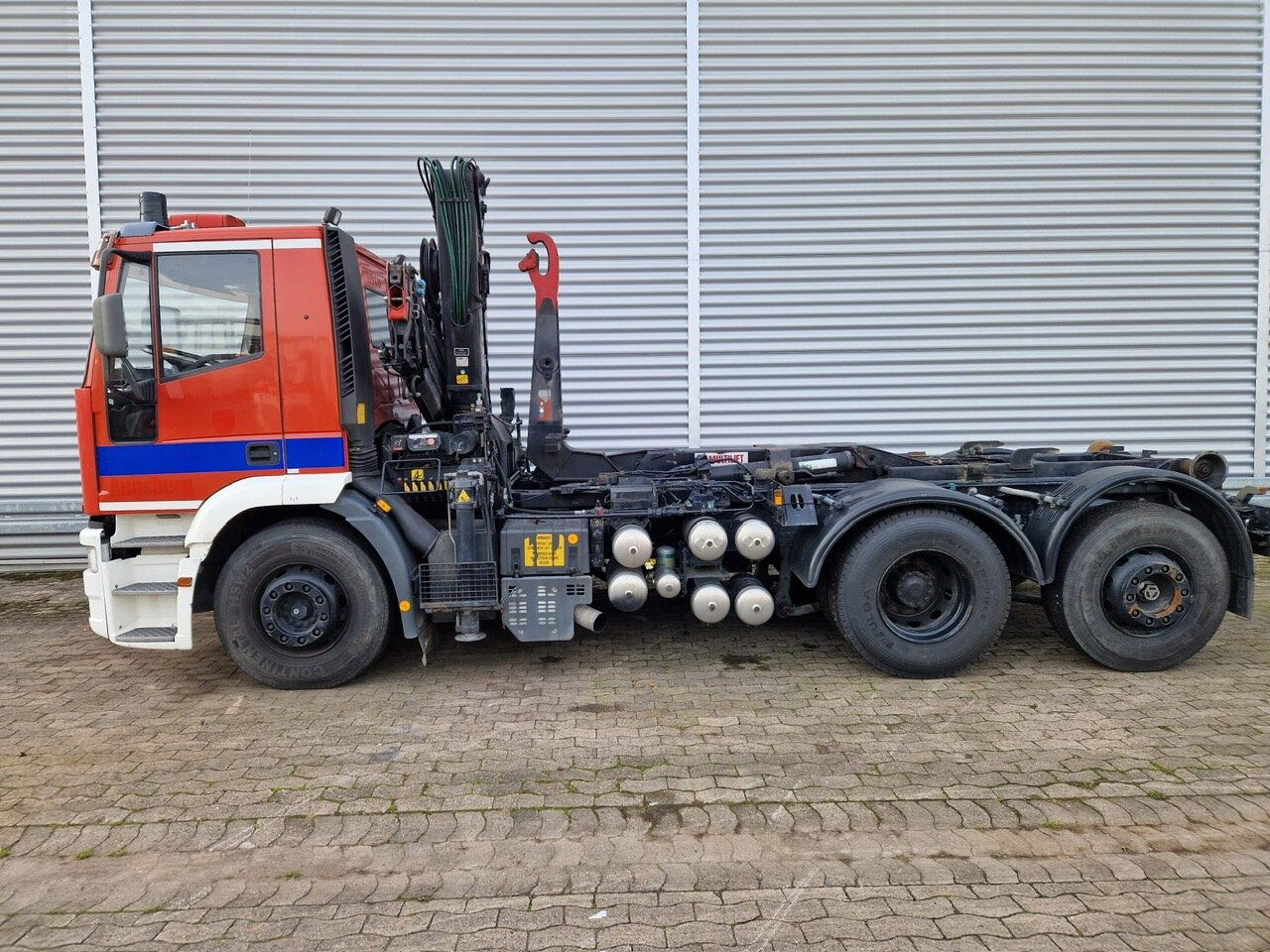 EuroTech 240E38 6x2-4 EuroTech 240E38 6x2-4, Lift-/Lenkachse, Seilwinde, Kran Hiab 100 - Camion ampliroll, Camion grue: photos 1 EuroTech 240E38 6x2-4 EuroTech 240E38 6x2-4, Lift-/Lenkachse, Seilwinde, Kran Hiab 100 - Camion ampliroll, Camion grue: photos 1