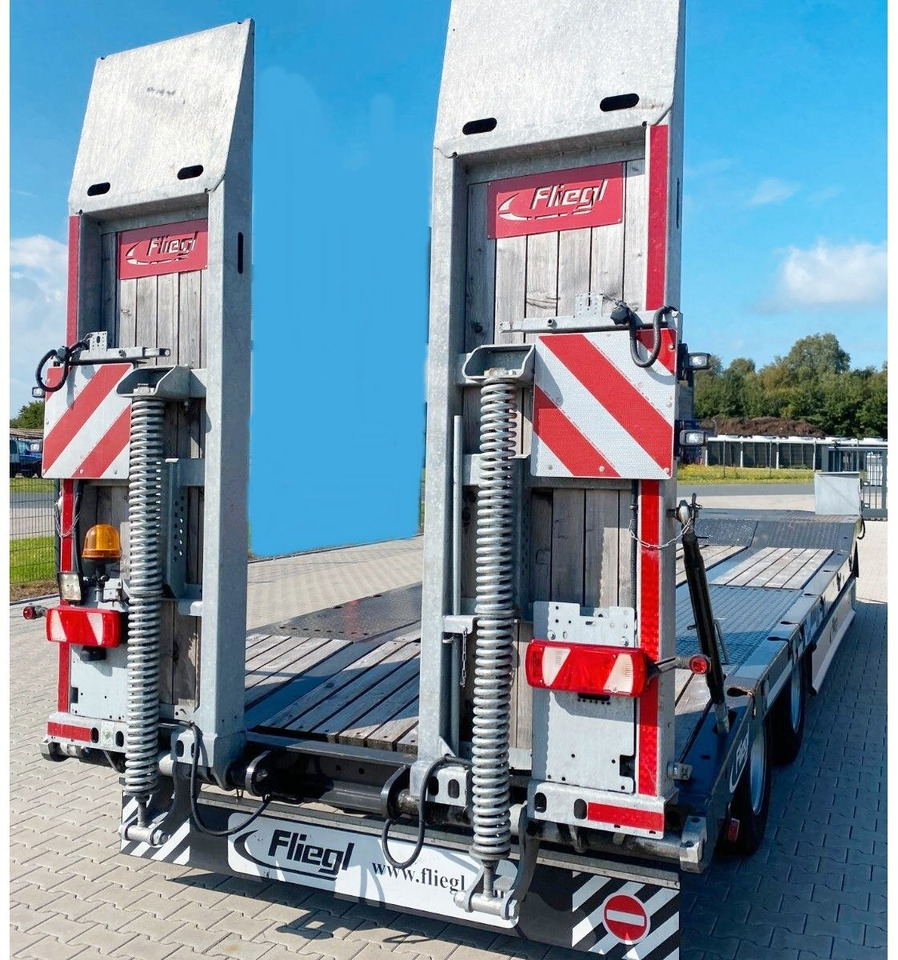 Fliegl DTS-S 300 DTS-S 300, verbreiterbar auf 3,05m - Remorque porte-engin surbaissée: photos 2 Fliegl DTS-S 300 DTS-S 300, verbreiterbar auf 3,05m - Remorque porte-engin surbaissée: photos 2