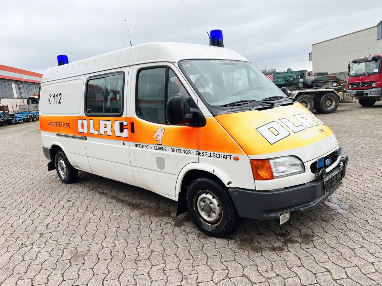 Photo d'intérieur 1: Utilitaire double cabine Ford Transit 2.0 4x2 Transit 2.0 4x2, Benziner!