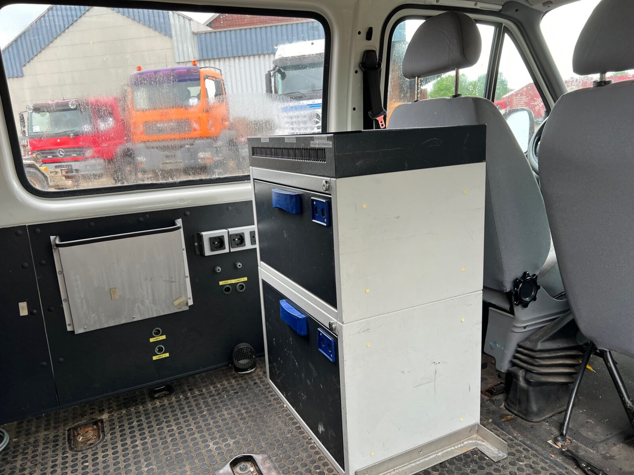 Utilitaire double cabine Ford Transit 2.0 4x2 Transit 2.0 4x2, Benziner!: photos 6