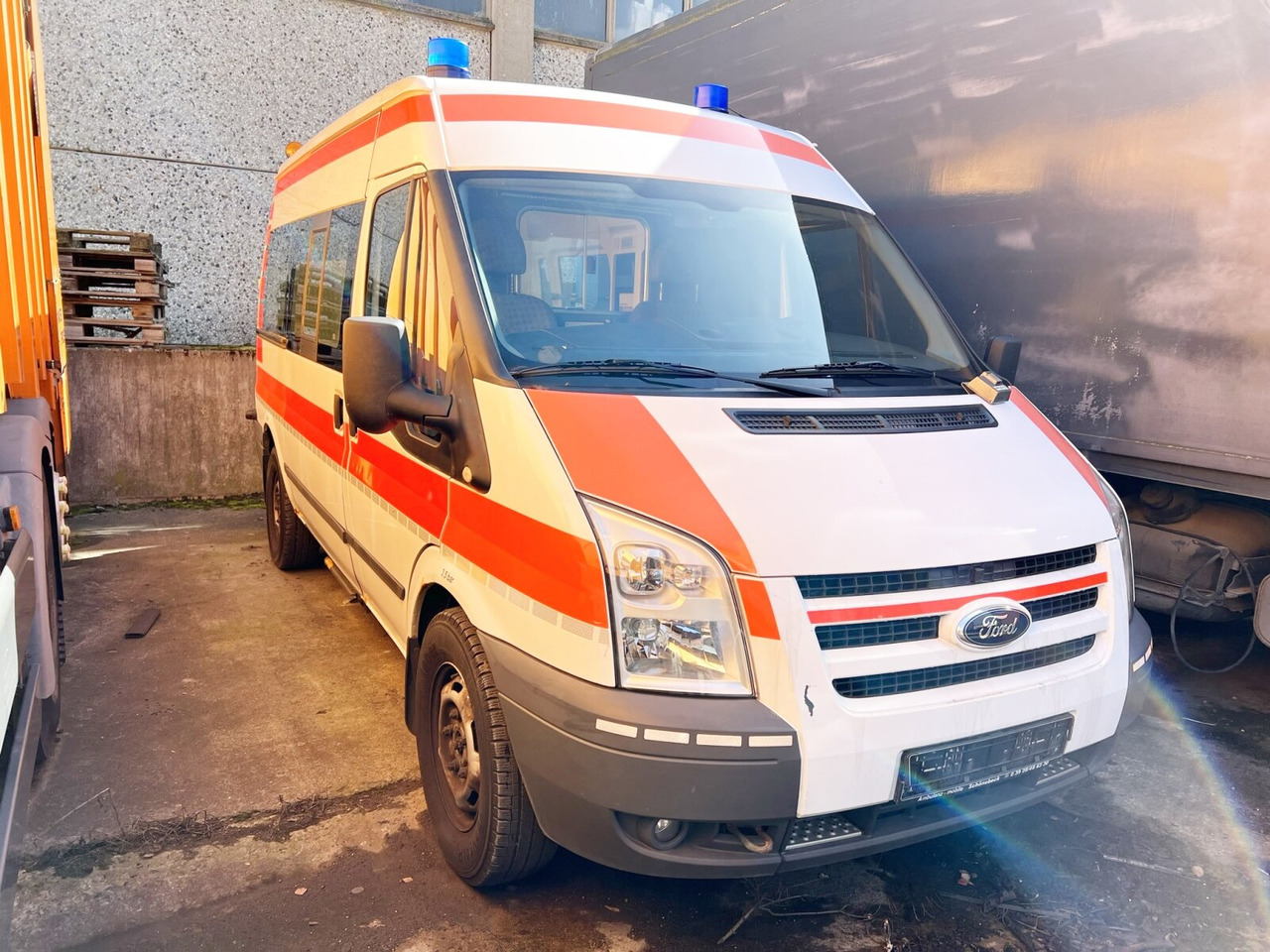 Ford Transit 2.2 TDCI 4x2 Transit 2.2 TDCI 4x2, Krankentransporter - Ambulance: photos 5 Ford Transit 2.2 TDCI 4x2 Transit 2.2 TDCI 4x2, Krankentransporter - Ambulance: photos 5