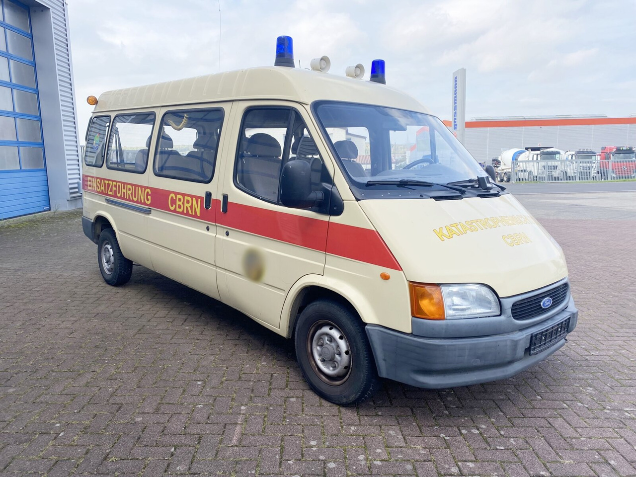 Minibus, Transport de personnes Ford Transit 2.5 4x2 Transit 2.5 4x2, Personentransporter, 8 Sitze: photos 8