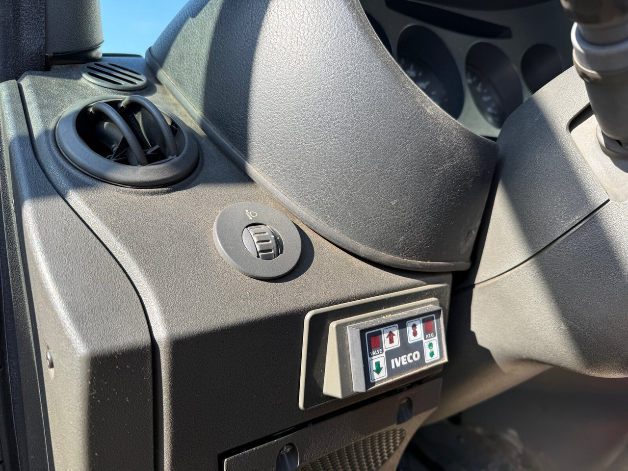 Iveco Daily 65C15D 4x2 Doka Daily 65C15D 4x2 Doka, Grüne Plakette, City-Abroller - Camion ampliroll: photos 5 Iveco Daily 65C15D 4x2 Doka Daily 65C15D 4x2 Doka, Grüne Plakette, City-Abroller - Camion ampliroll: photos 5