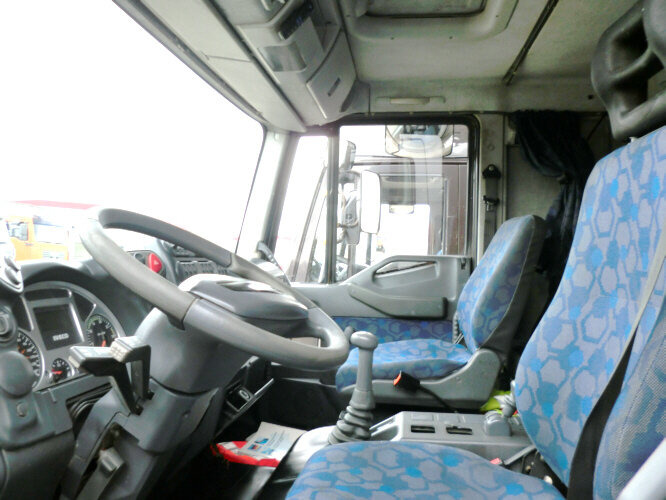 Iveco EuroCargo 75 E 17/4x2 EuroCargo 75 E 17/4,2, 6x VORHANDEN! - Camion fourgon: photos 5 Iveco EuroCargo 75 E 17/4x2 EuroCargo 75 E 17/4,2, 6x VORHANDEN! - Camion fourgon: photos 5