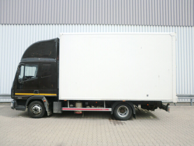 Iveco EuroCargo 75 E 17/4x2 EuroCargo 75 E 17/4x2, 6x VORHANDEN! - Camion fourgon: photos 3 Iveco EuroCargo 75 E 17/4x2 EuroCargo 75 E 17/4x2, 6x VORHANDEN! - Camion fourgon: photos 3