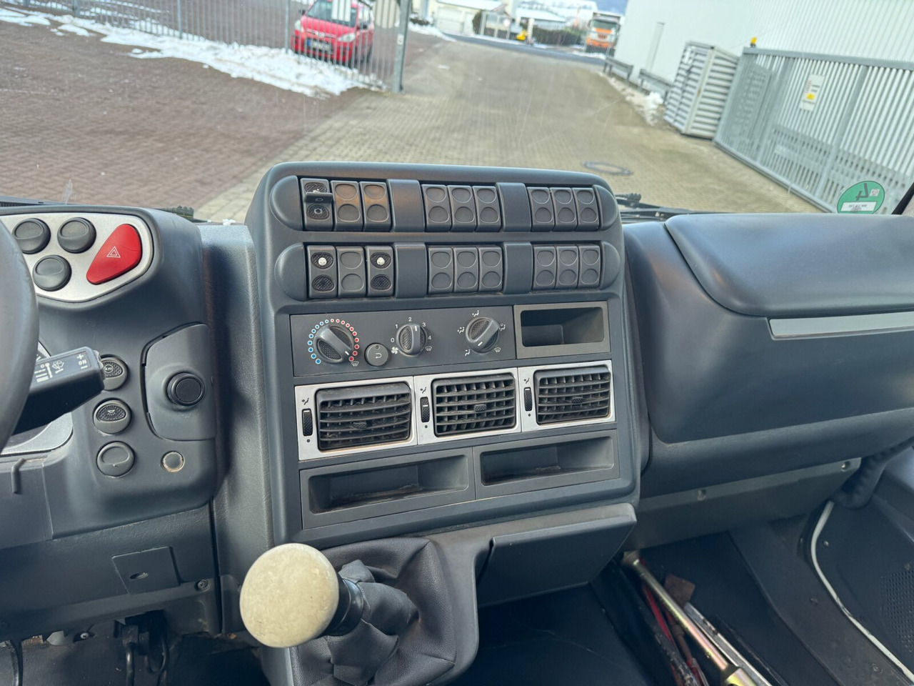 Iveco EuroCargo ML 80E18 K 4x2 EuroCargo ML 80E18 K 4x2 - Camion benne: photos 4 Iveco EuroCargo ML 80E18 K 4x2 EuroCargo ML 80E18 K 4x2 - Camion benne: photos 4