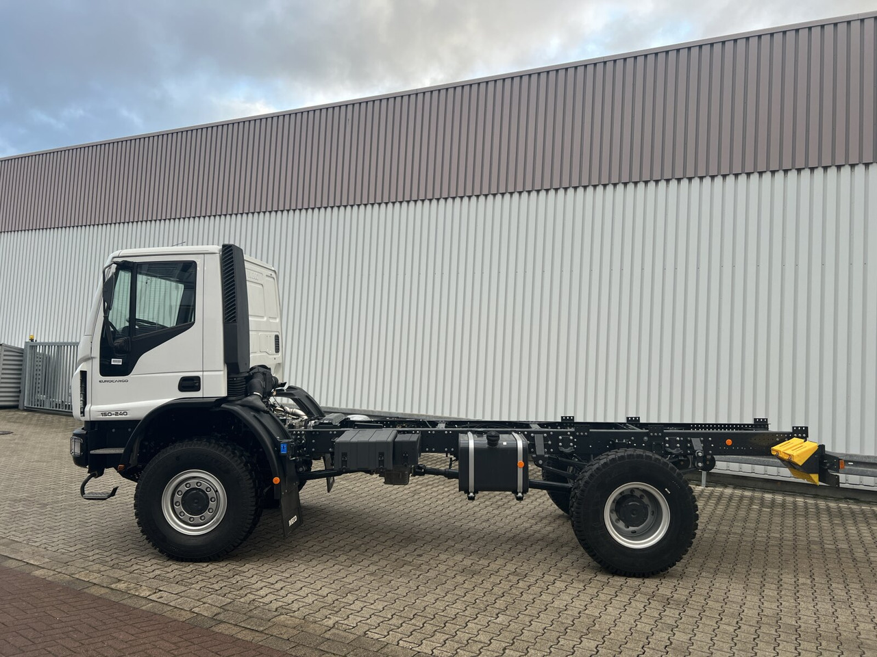 Châssis cabine neuf Iveco EuroCargo ML150E24 WS 4x4 EuroCargo ML150E24 WS 4x4, Euro3, mehrfach Vorhanden!: photos 13 Châssis cabine neuf Iveco EuroCargo ML150E24 WS 4x4 EuroCargo ML150E24 WS 4x4, Euro3, mehrfach Vorhanden!: photos 13