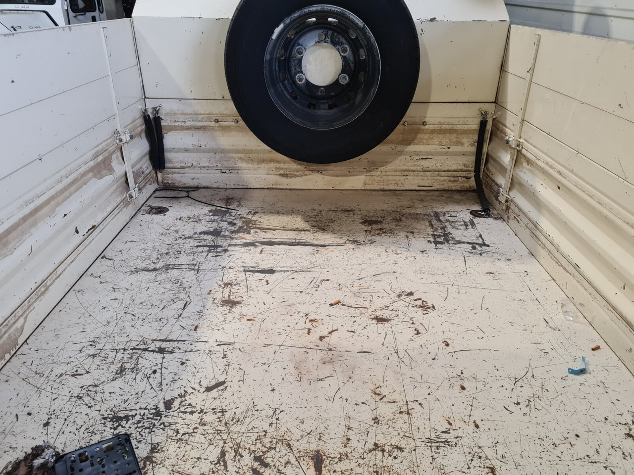 M 30 FUMO 4x4 DOKA M30 Fumo 4x4 Doka Kipper - Camion benne: photos 3 M 30 FUMO 4x4 DOKA M30 Fumo 4x4 Doka Kipper - Camion benne: photos 3