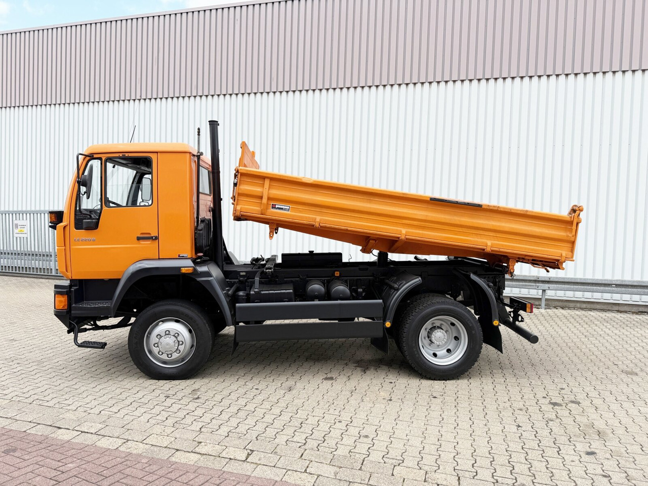 Camion benne MAN 14.225 LAK 4x4 BB 14.225 LAK 4x4 BB, Winterdienstausstattung: photos 15