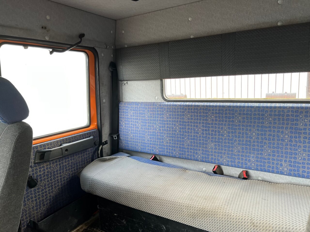 MAN 14.225 LAK 4x4 BB Doka 14.225 LAK 4x4 BB Doka, Winterdienstausstattung - Camion benne: photos 5 MAN 14.225 LAK 4x4 BB Doka 14.225 LAK 4x4 BB Doka, Winterdienstausstattung - Camion benne: photos 5