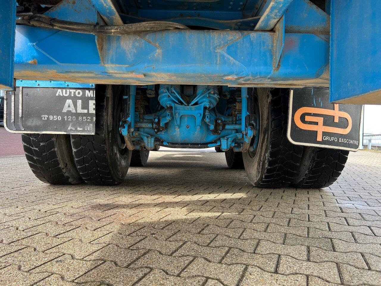 MAN TGA 26.310 6X6 BB TGA 26.310 6X6 BB mit Kran HMF 1253-K4, Funk - Camion grue, Camion plateau: photos 2 MAN TGA 26.310 6X6 BB TGA 26.310 6X6 BB mit Kran HMF 1253-K4, Funk - Camion grue, Camion plateau: photos 2