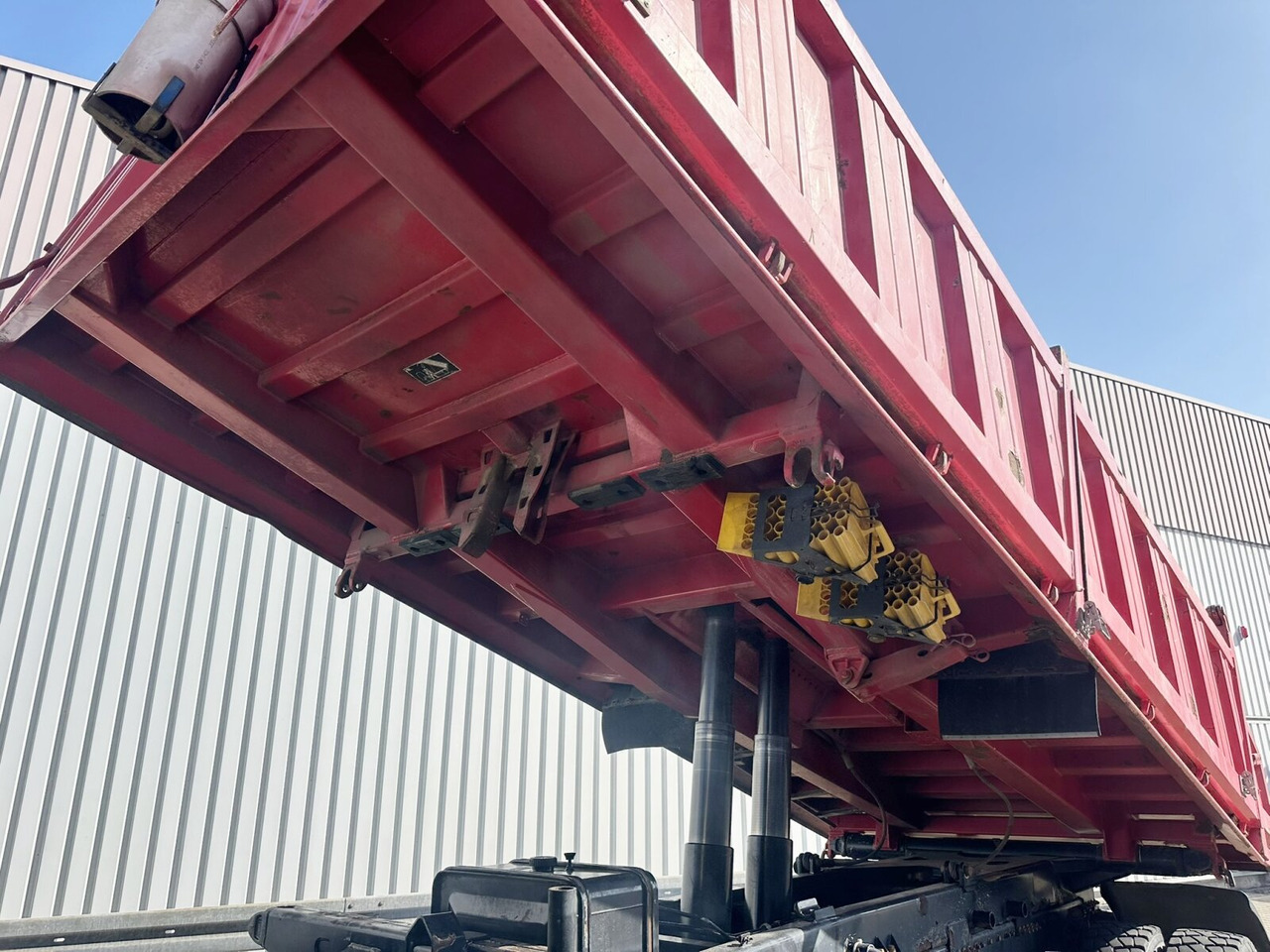Camion benne MAN TGA 35.400/440 8x4 BB TGA 35.400/440 8x4 BB: photos 12