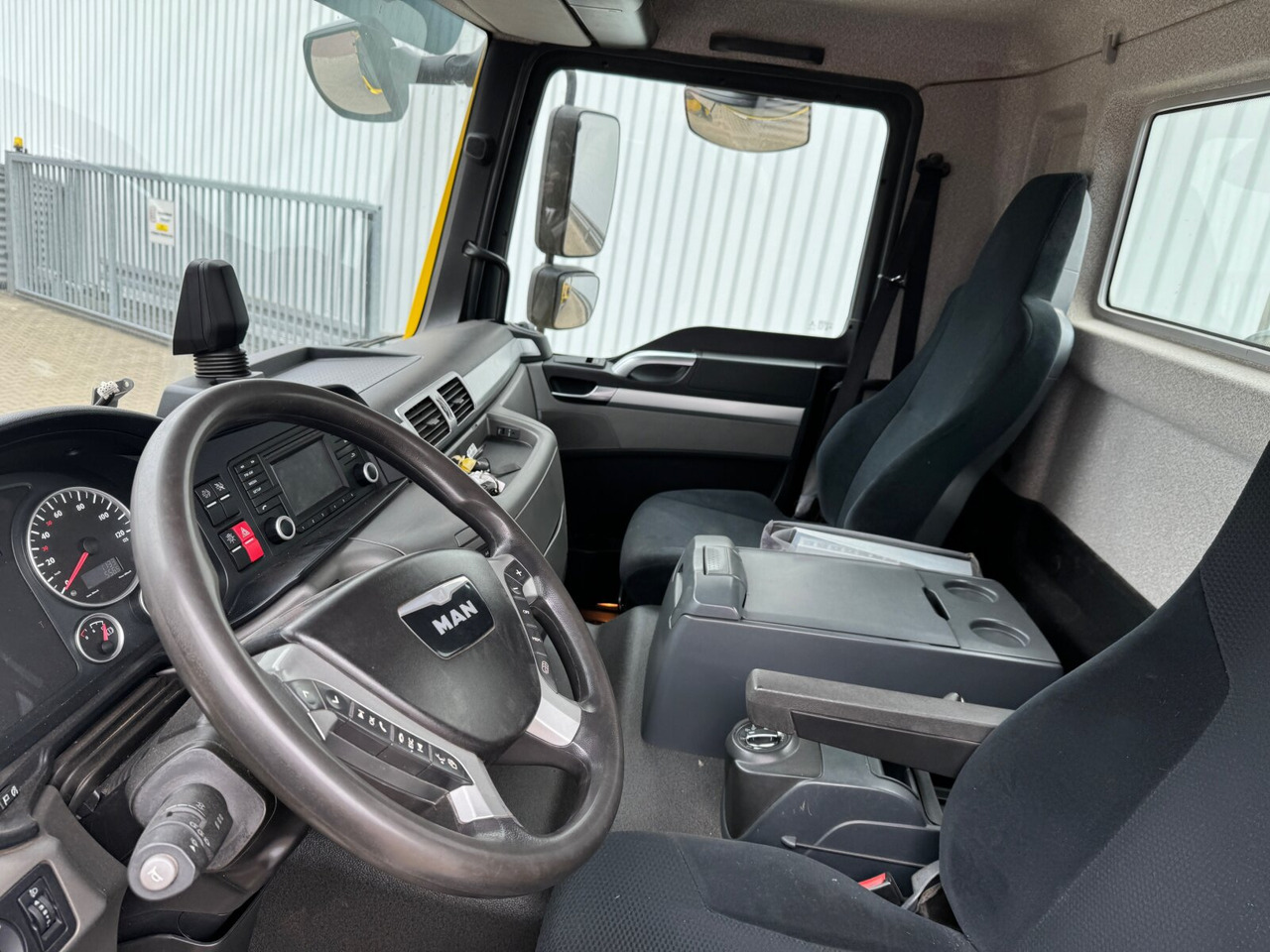 MAN TGM 18.290 4x2 BL TGM 18.290 4x2 BL, Meiller Teleabsetzkipper, Funk - Camion multibenne: photos 4 MAN TGM 18.290 4x2 BL TGM 18.290 4x2 BL, Meiller Teleabsetzkipper, Funk - Camion multibenne: photos 4