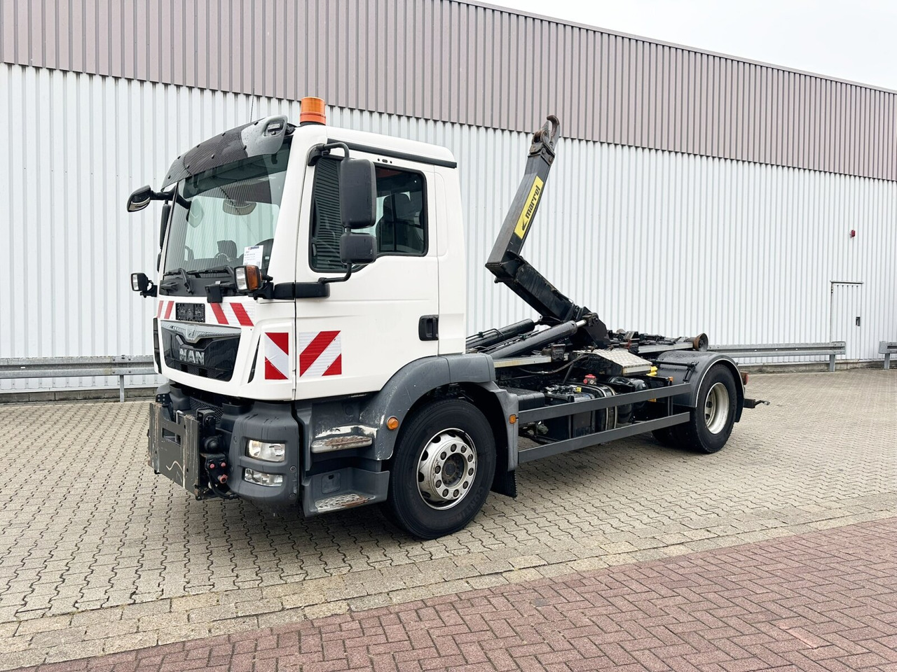 MAN TGM 18.290 4x2 BL TGM 18.290 4x2 BL, Winterdienstausstattung - Camion ampliroll: photos 1 MAN TGM 18.290 4x2 BL TGM 18.290 4x2 BL, Winterdienstausstattung - Camion ampliroll: photos 1