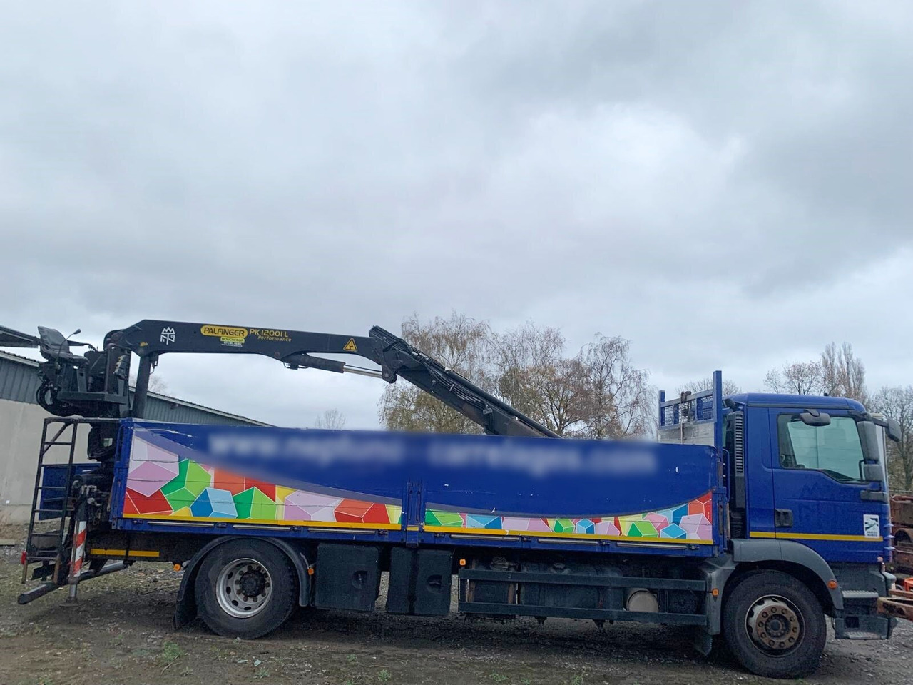 MAN TGM 18.290 4x2 BL mit MOTORSCHADEN! TGM 18.290 4x2 BL, Heckkran Palfinger PK12001L, MOTORSCHADEN! - Camion grue, Camion plateau: photos 3 MAN TGM 18.290 4x2 BL mit MOTORSCHADEN! TGM 18.290 4x2 BL, Heckkran Palfinger PK12001L, MOTORSCHADEN! - Camion grue, Camion plateau: photos 3