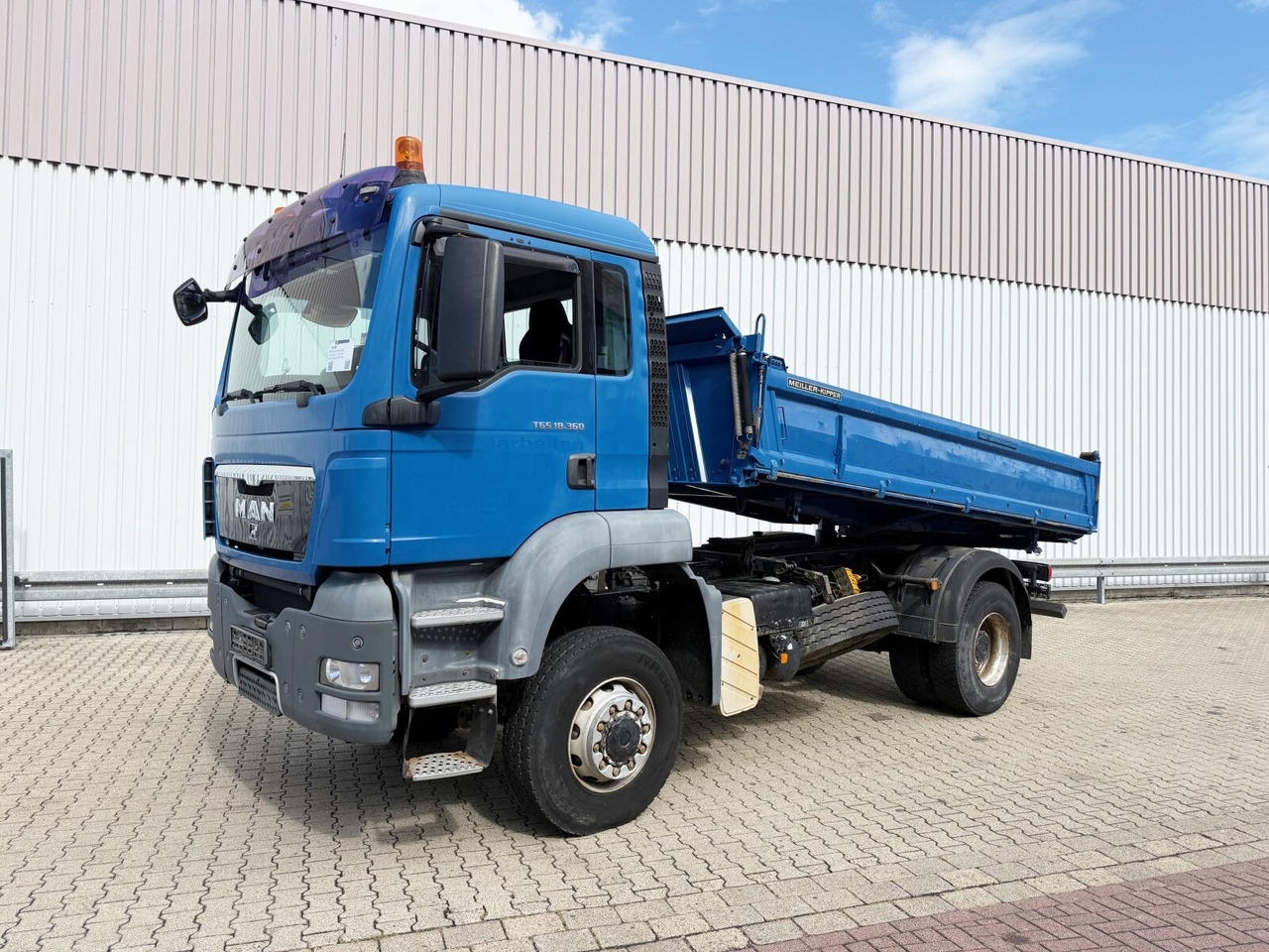 MAN TGS 18.360 4x4 BB TGS 18.360 4x4 BB - Camion benne: photos 1 MAN TGS 18.360 4x4 BB TGS 18.360 4x4 BB - Camion benne: photos 1