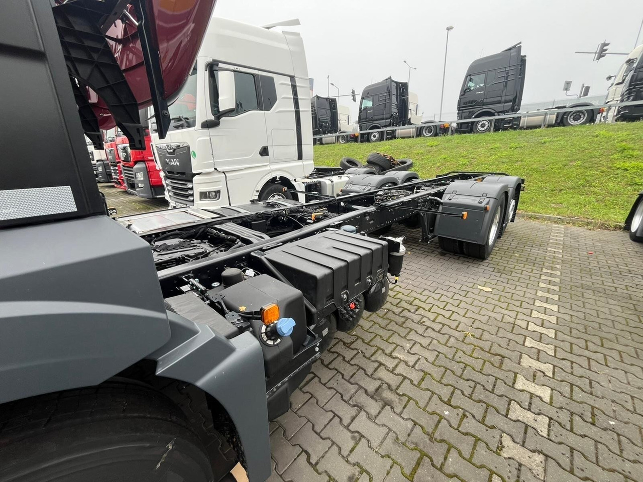 MAN TGS 26.440 6x2-4 LL CH TGS 26.440 6x2-4 LL CH, Lenk-/Liftachse, Navi, LED - Châssis cabine: photos 5 MAN TGS 26.440 6x2-4 LL CH TGS 26.440 6x2-4 LL CH, Lenk-/Liftachse, Navi, LED - Châssis cabine: photos 5