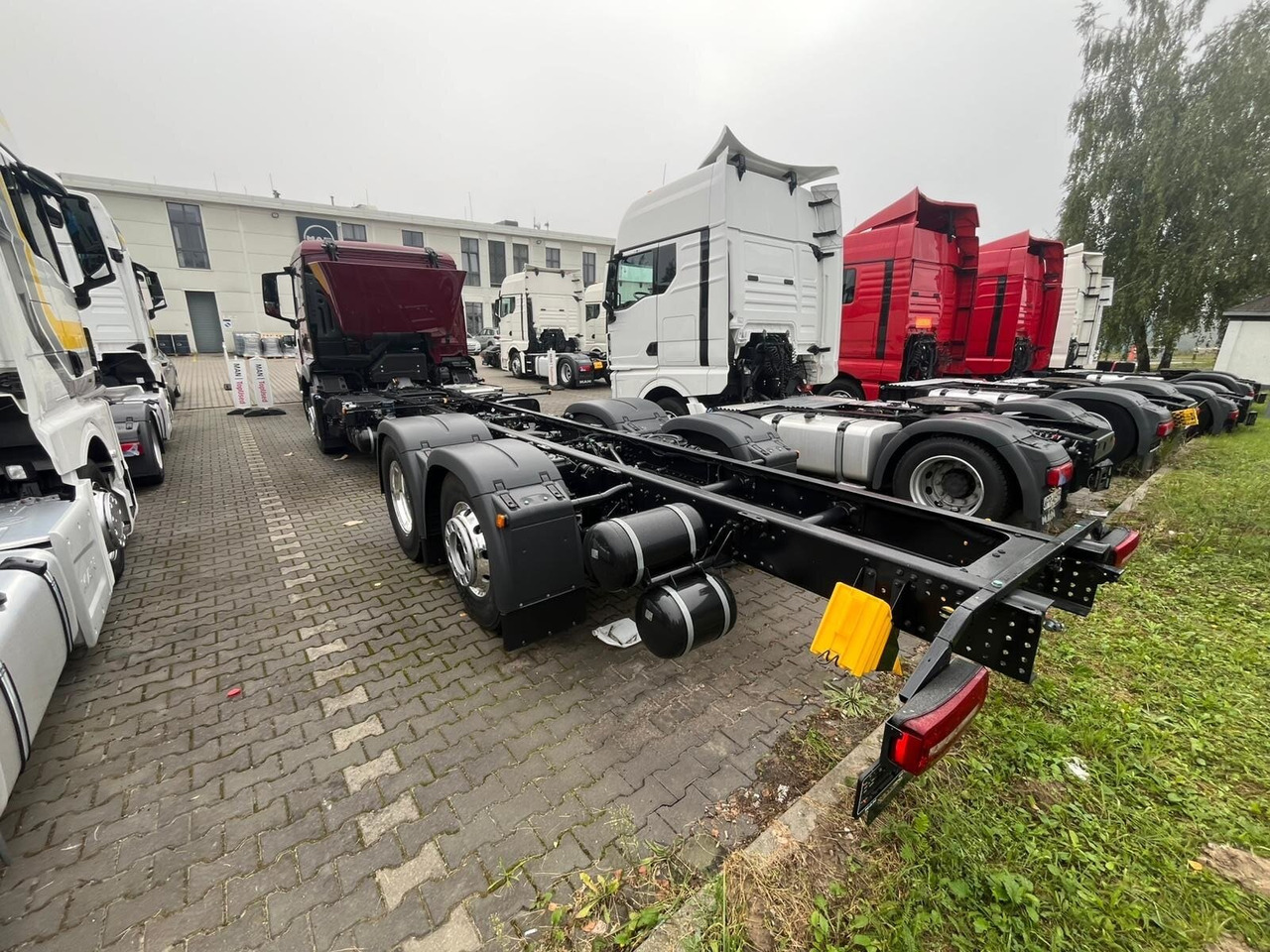 MAN TGS 26.440 6x2-4 LL CH TGS 26.440 6x2-4 LL CH, Lenk-/Liftachse, Navi, LED - Châssis cabine: photos 4 MAN TGS 26.440 6x2-4 LL CH TGS 26.440 6x2-4 LL CH, Lenk-/Liftachse, Navi, LED - Châssis cabine: photos 4