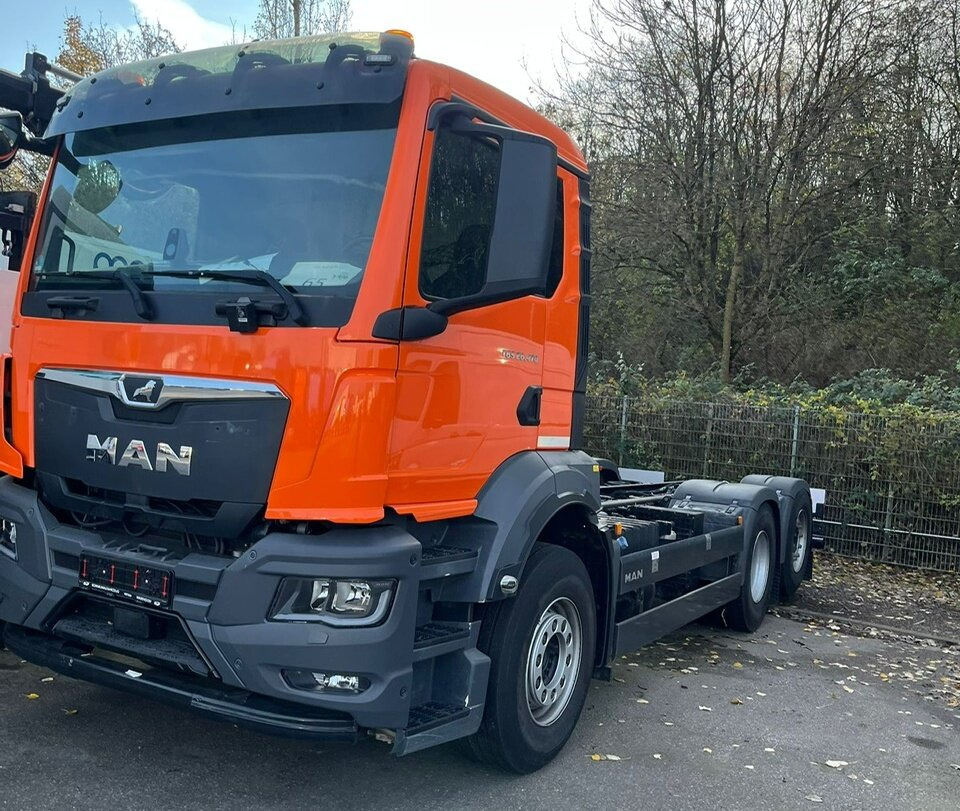 MAN TGS 26.470 6x2-4 BL CH TGS 26.470 6x2-4 BL CH, Lenk-/Liftachse, NMV - Châssis cabine: photos 2 MAN TGS 26.470 6x2-4 BL CH TGS 26.470 6x2-4 BL CH, Lenk-/Liftachse, NMV - Châssis cabine: photos 2