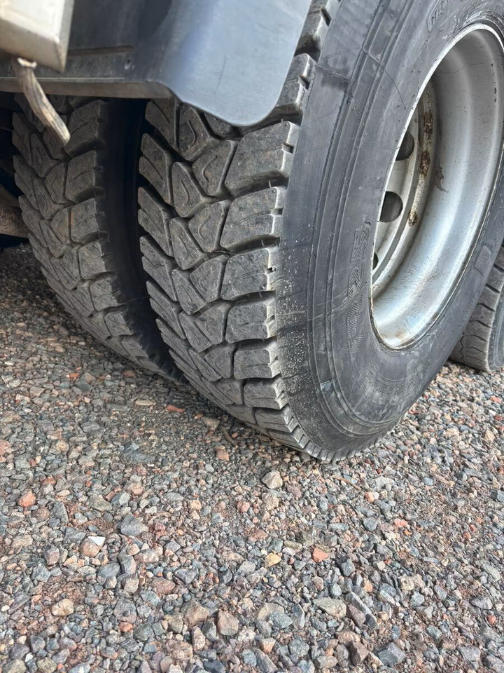 MAN TGS 26.480 6x4 BL TGS 26.480 6x4 BL, Klima, Intarder, Hyva 20.60 S bis 7 m Container, - Camion ampliroll: photos 3 MAN TGS 26.480 6x4 BL TGS 26.480 6x4 BL, Klima, Intarder, Hyva 20.60 S bis 7 m Container, - Camion ampliroll: photos 3