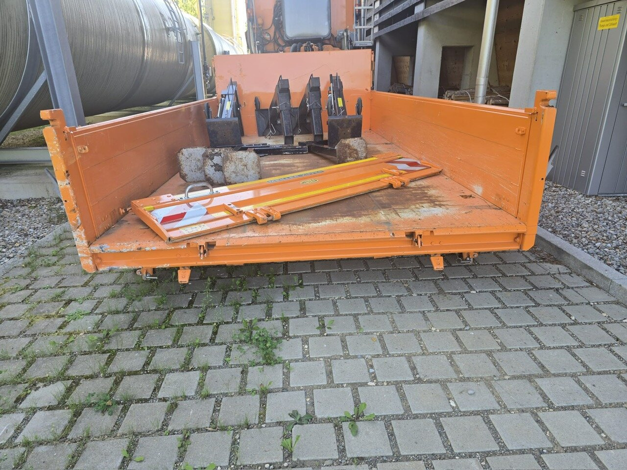 MAN TGS 28.400 6x4-4 BL TGS 28.400 6x4-4 BL, EEV, Lenk-/Liftachse, Wechselsystem - Camion benne: photos 3 MAN TGS 28.400 6x4-4 BL TGS 28.400 6x4-4 BL, EEV, Lenk-/Liftachse, Wechselsystem - Camion benne: photos 3