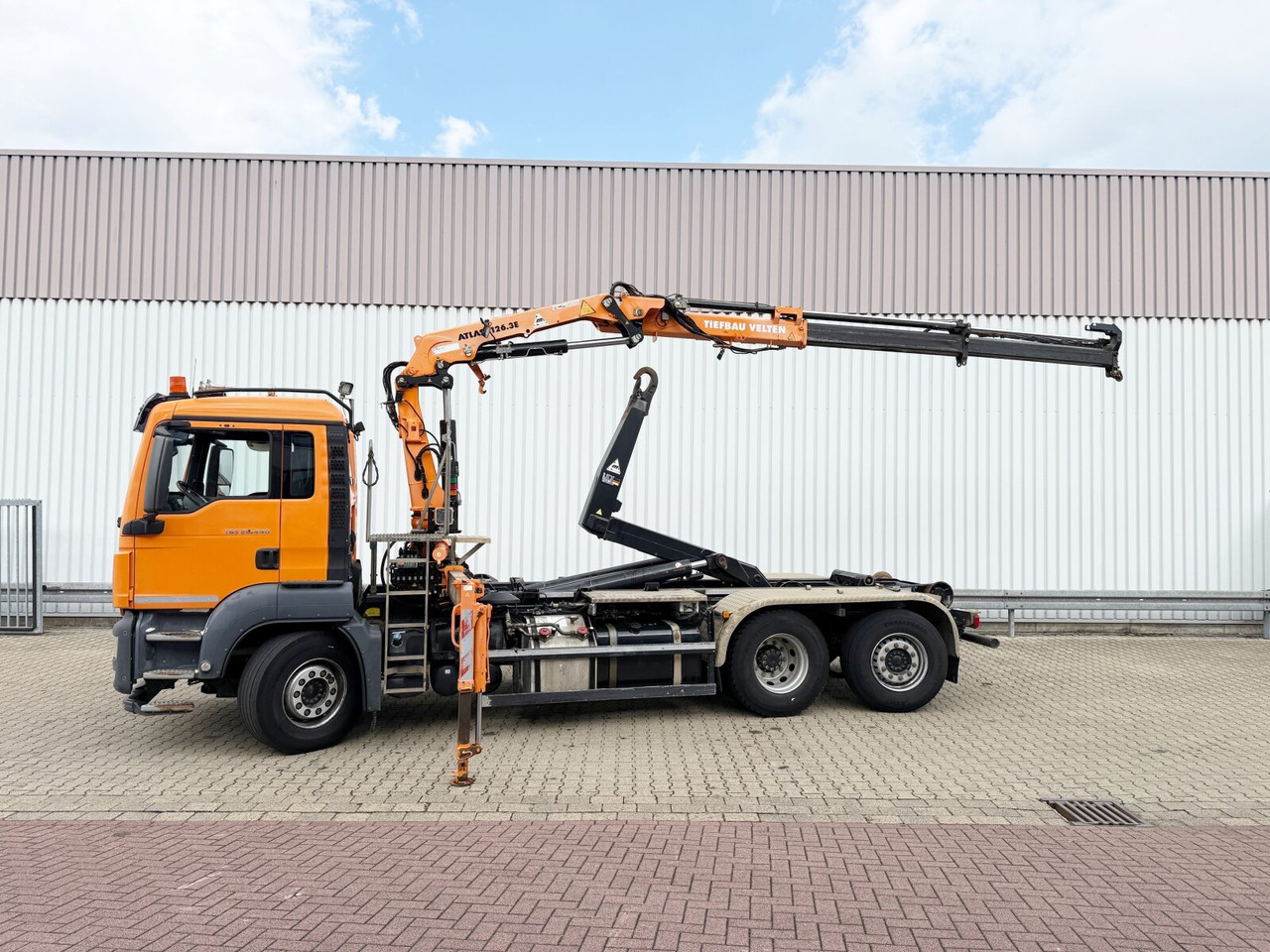 Camion ampliroll, Camion grue MAN TGS 28.440 6x2-4 BL TGS 28.440 6x2-4 BL, Lenk-/Liftachse, Kran Atlas 126.3E-A2L, Funk: photos 15