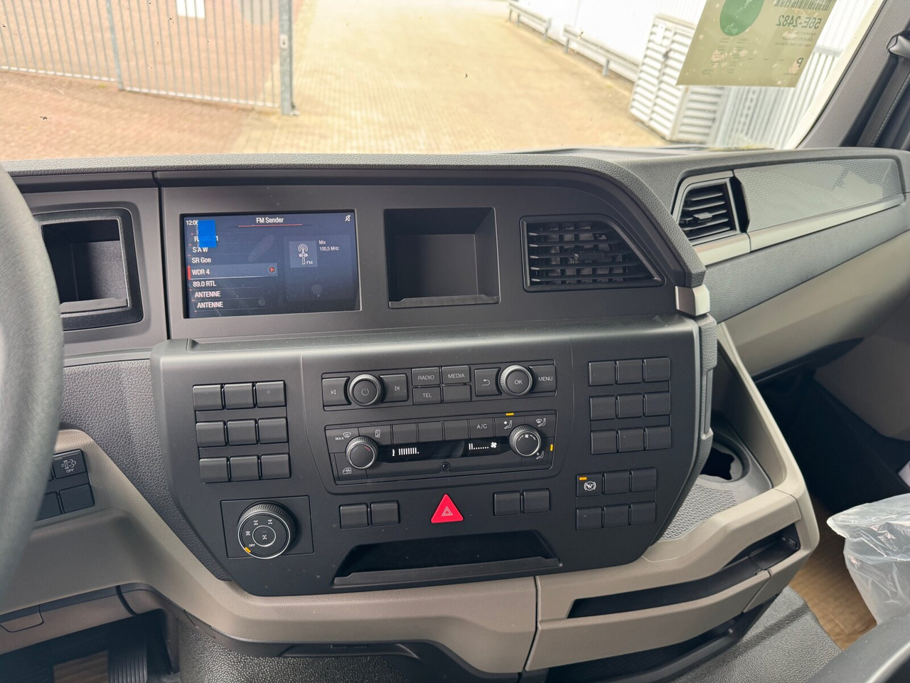 MAN TGS 33.480 6x6 BB CH TGS 33.480 6x6 BB CH, Hohe Bauart, Nebenantrieb - Châssis cabine: photos 5 MAN TGS 33.480 6x6 BB CH TGS 33.480 6x6 BB CH, Hohe Bauart, Nebenantrieb - Châssis cabine: photos 5