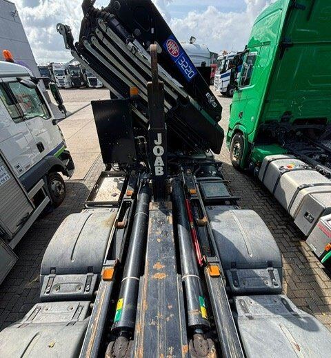 MAN TGS 35.500 8x4-4 BL TGS 35.500 8x4-4 BL, Lenk-/Liftachse, Kran HMF 3220-K6, Funk - Camion ampliroll, Camion grue: photos 2 MAN TGS 35.500 8x4-4 BL TGS 35.500 8x4-4 BL, Lenk-/Liftachse, Kran HMF 3220-K6, Funk - Camion ampliroll, Camion grue: photos 2