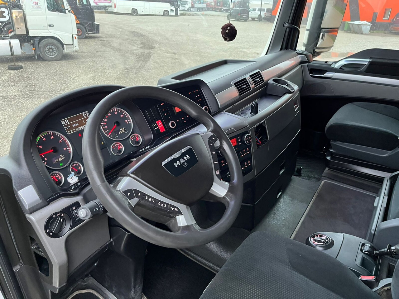 MAN TGX 28.440 6X2-2 BL TGX 28.440 6X2-2 BL, Liftachse, Motorabtrieb - Châssis cabine: photos 2 MAN TGX 28.440 6X2-2 BL TGX 28.440 6X2-2 BL, Liftachse, Motorabtrieb - Châssis cabine: photos 2