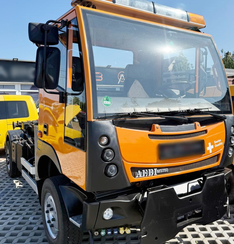 MT750 4x4 MT750 4x4, City-Abroller, Winterdienstausstattung, 2x AHK - Camion ampliroll: photos 1 MT750 4x4 MT750 4x4, City-Abroller, Winterdienstausstattung, 2x AHK - Camion ampliroll: photos 1