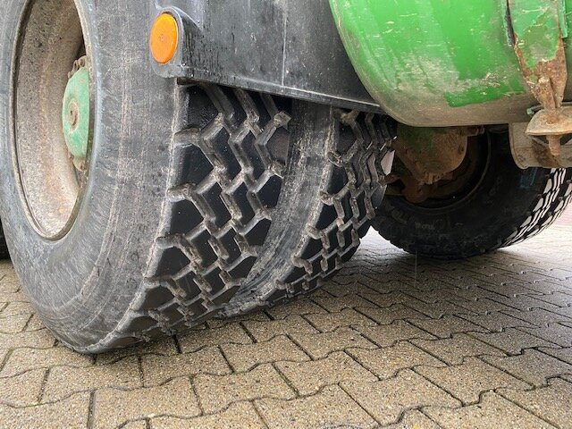 Mercedes-Benz 2635 6x4 2635 6x4, V8-Motor - Camion benne: photos 2 Mercedes-Benz 2635 6x4 2635 6x4, V8-Motor - Camion benne: photos 2