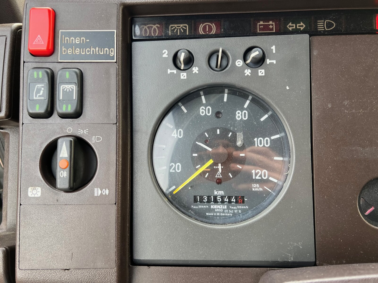 Mercedes-Benz 711 D-KA 4x2 711 D-KA 4x2, Standklima, 11-Sitze, 2 x on stock - Minibus, Transport de personnes: photos 5 Mercedes-Benz 711 D-KA 4x2 711 D-KA 4x2, Standklima, 11-Sitze, 2 x on stock - Minibus, Transport de personnes: photos 5