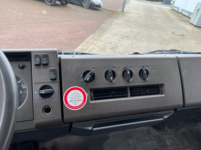 Mercedes-Benz 811 K 4x2 811 K 4x2 - Camion benne: photos 5 Mercedes-Benz 811 K 4x2 811 K 4x2 - Camion benne: photos 5