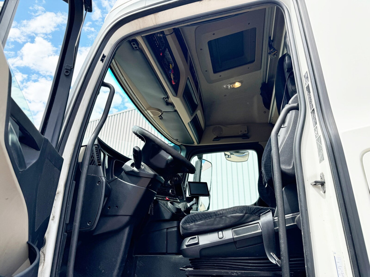 Photo d'intérieur 2: Châssis cabine Mercedes-Benz Actros 2540 L 6x2 Actros 2540 L 6x2, Retarder, Liftachse, StreamSpace